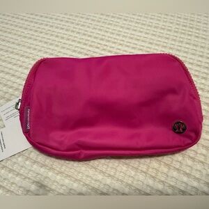 NWT Lululemon Everywhere Belt Bag
